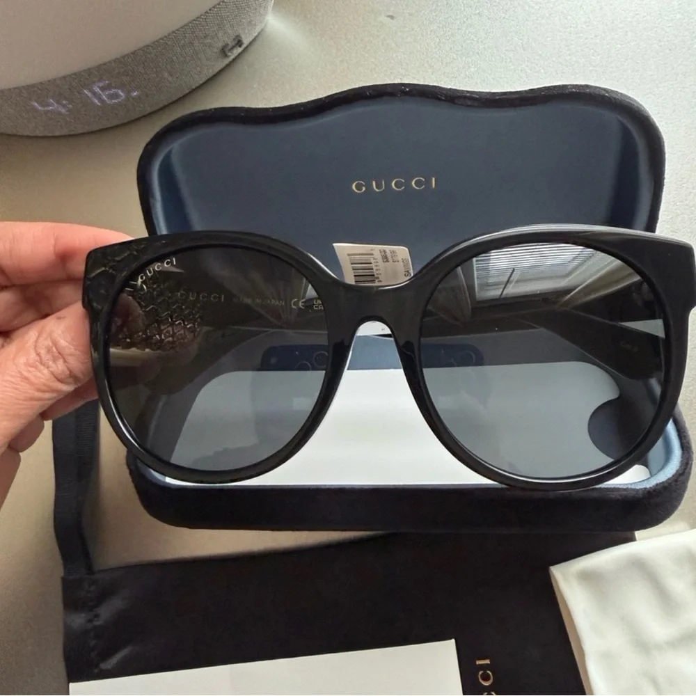 Gucci Women's Black Round Sunglasses NEW!!!! - Picture 6 of 7